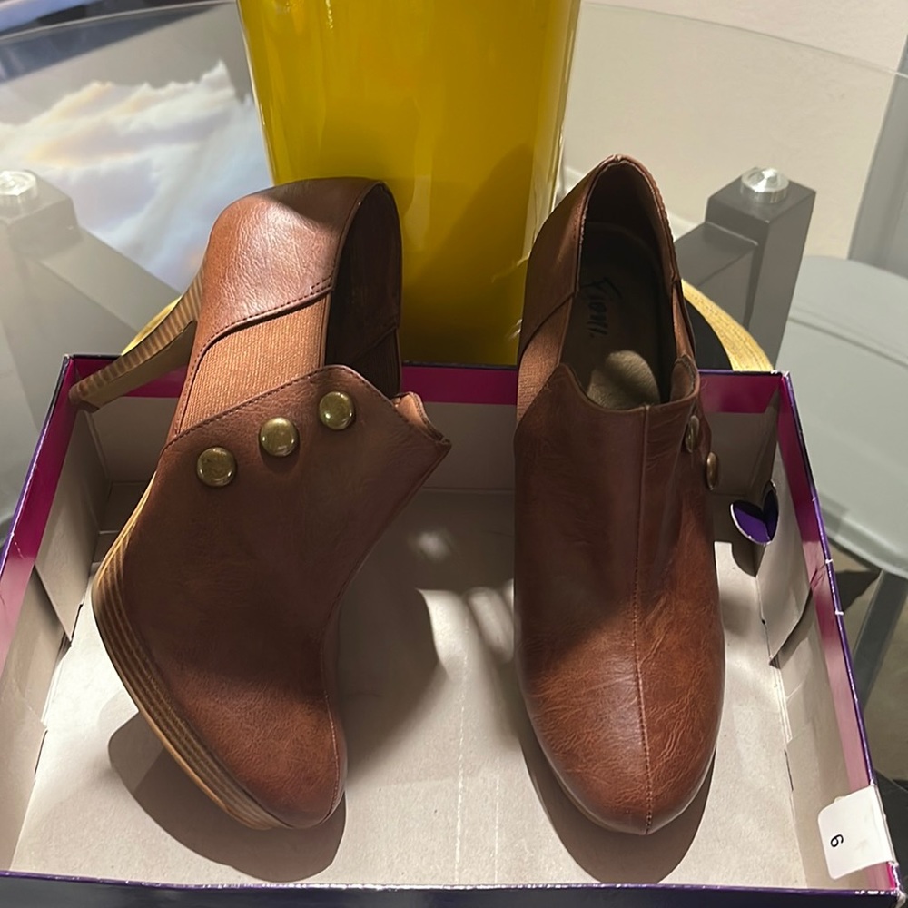 Gently loved Brown bootie